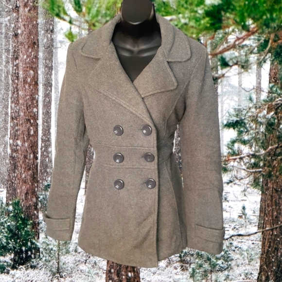 Body Central Jackets & Blazers - BODY CENTRAL Fitted Gray Felt Double Breasted Car Coat